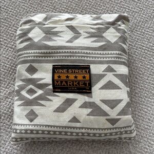 Vine Street Market canvas tote